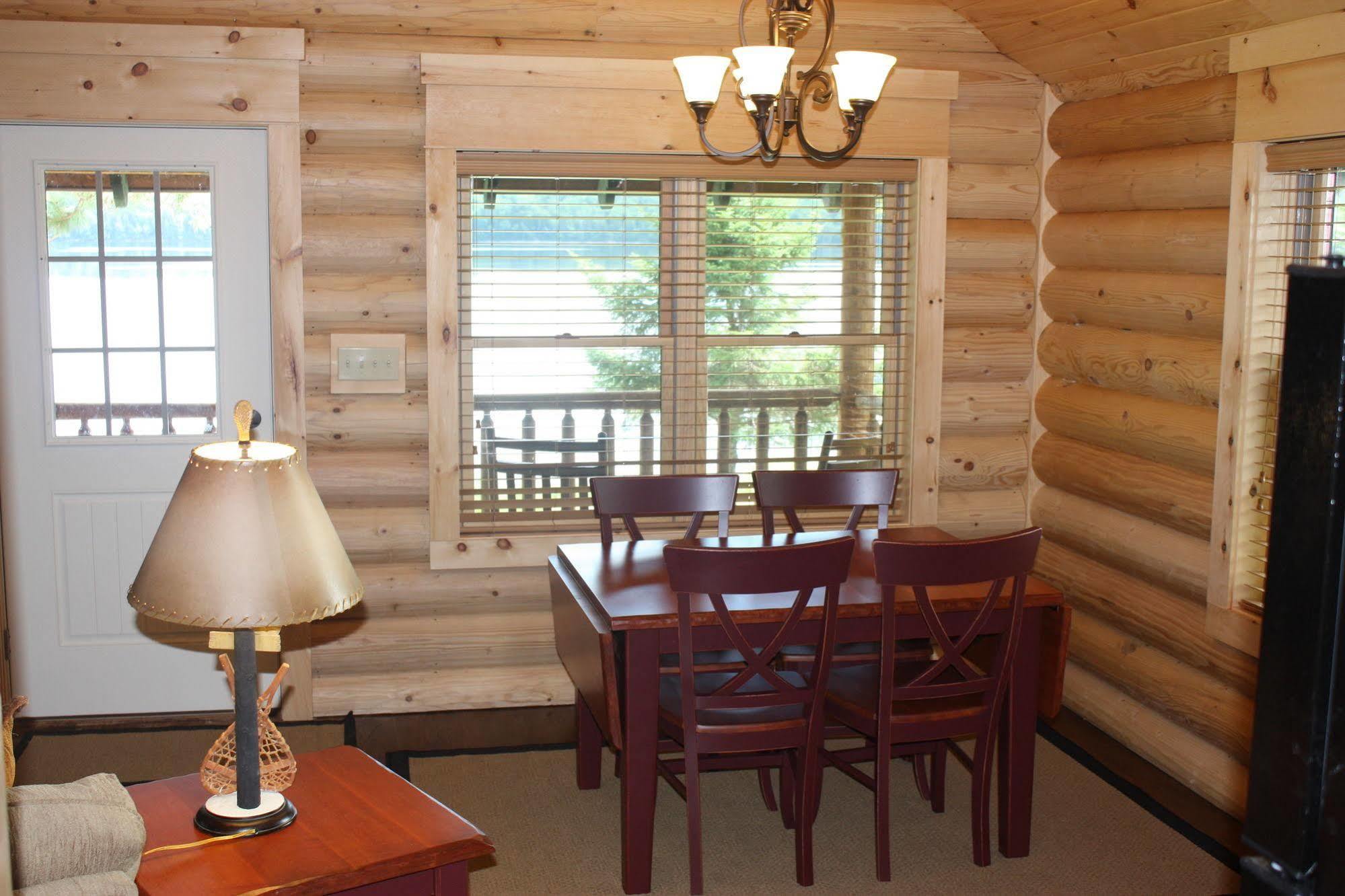 Lake Parlin Lodge & Cabins West Forks Buitenkant foto